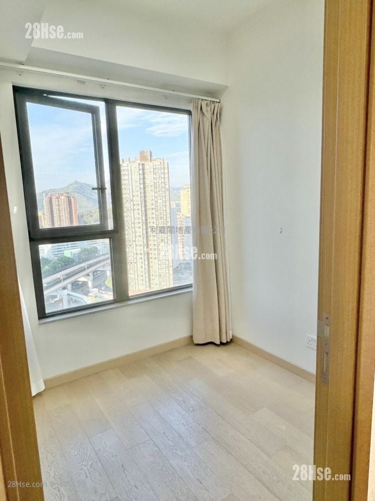 Sol City Sell 3 Bedrooms 736 ft²