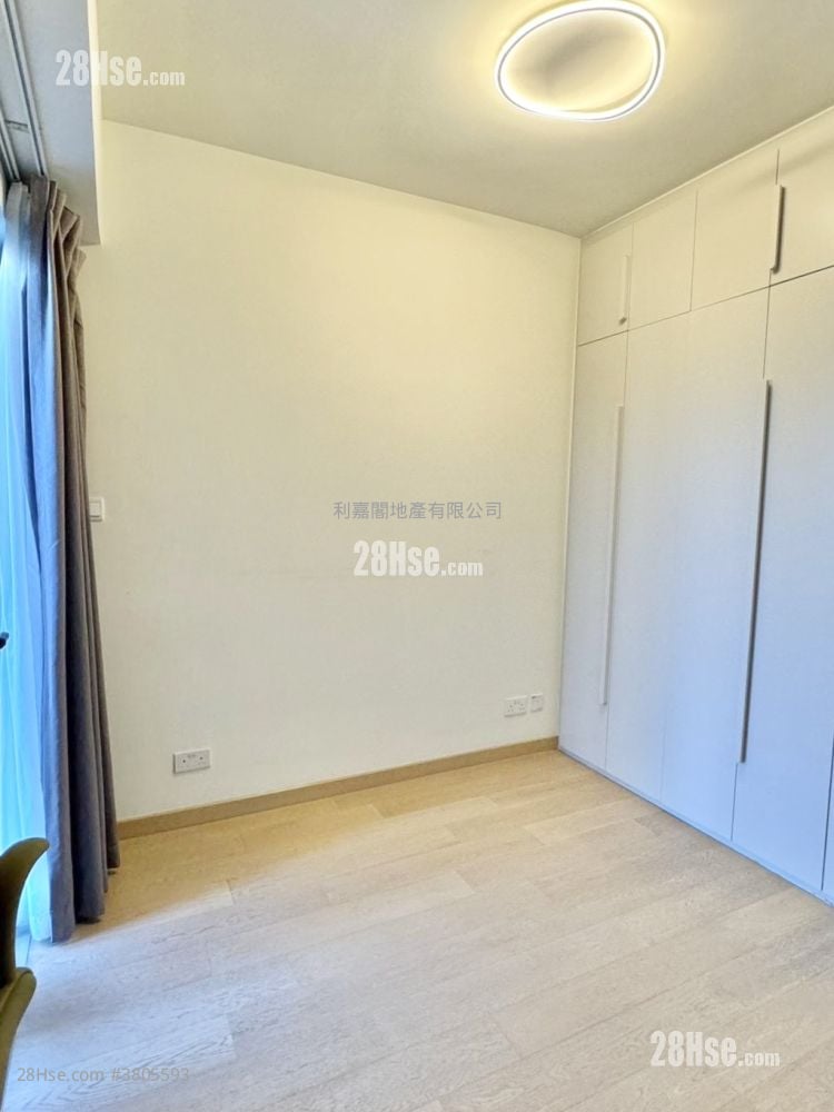 Sol City Sell 3 Bedrooms 736 ft²