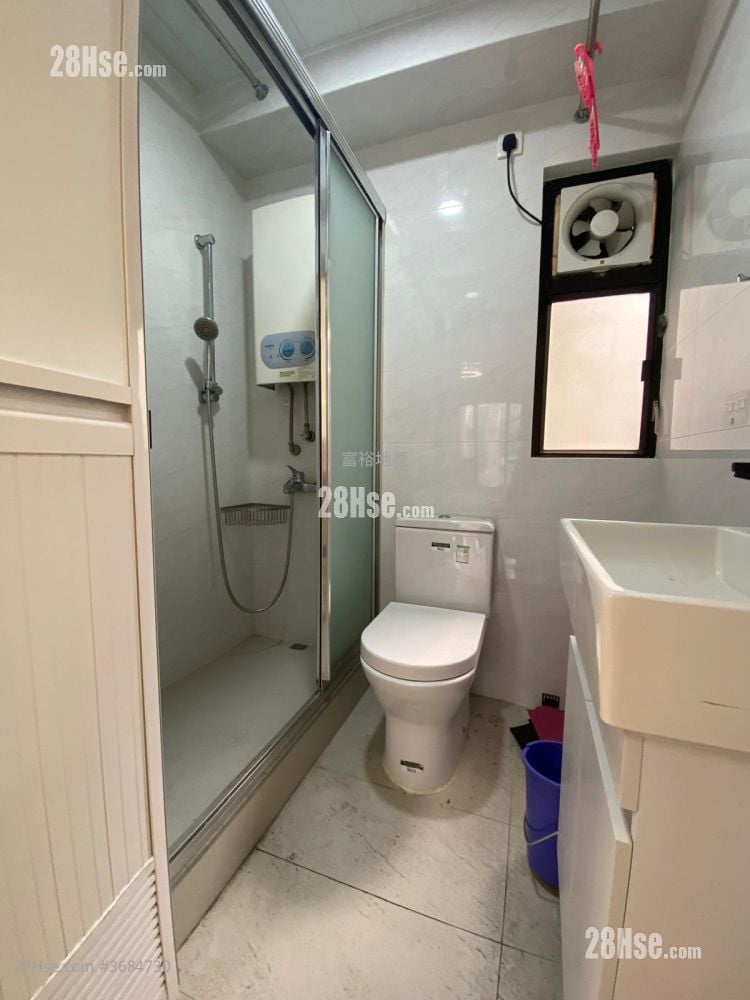 Hongway Garden Sell 2 Bedrooms , 1 Bathroom 425 ft²