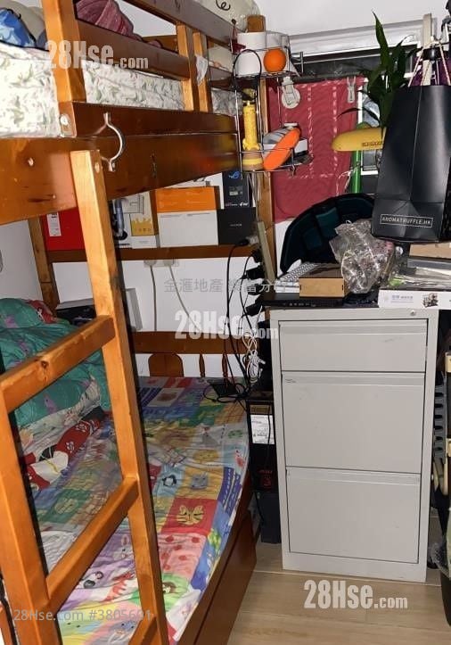 Choi Hing Court Sell 2 Bedrooms 385 ft²