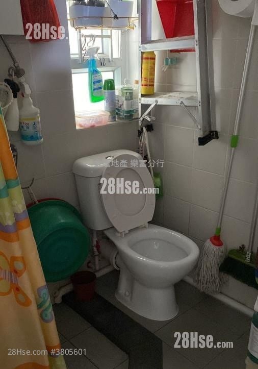 Choi Hing Court Sell 2 Bedrooms 385 ft²