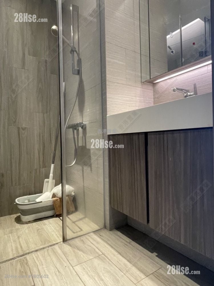 Park One Rental 3 Bedrooms 418 ft²