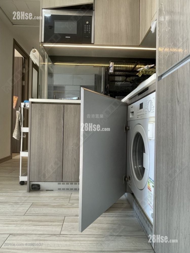 Park One Rental 4 Bedrooms , 1 Bathroom 595 ft²