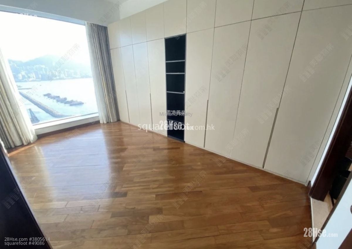 One Silversea Rental 5+ Bedrooms , 4 Bathrooms 2,042 ft²