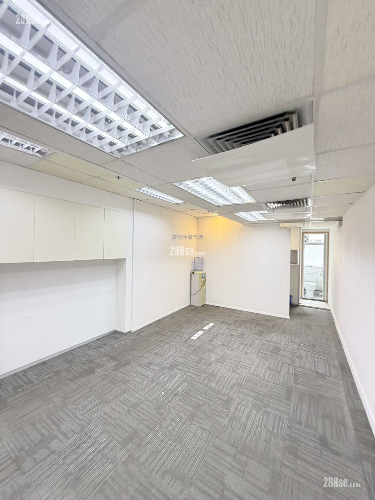 亿利工业中心 租盘 1 房 , 2 厕所