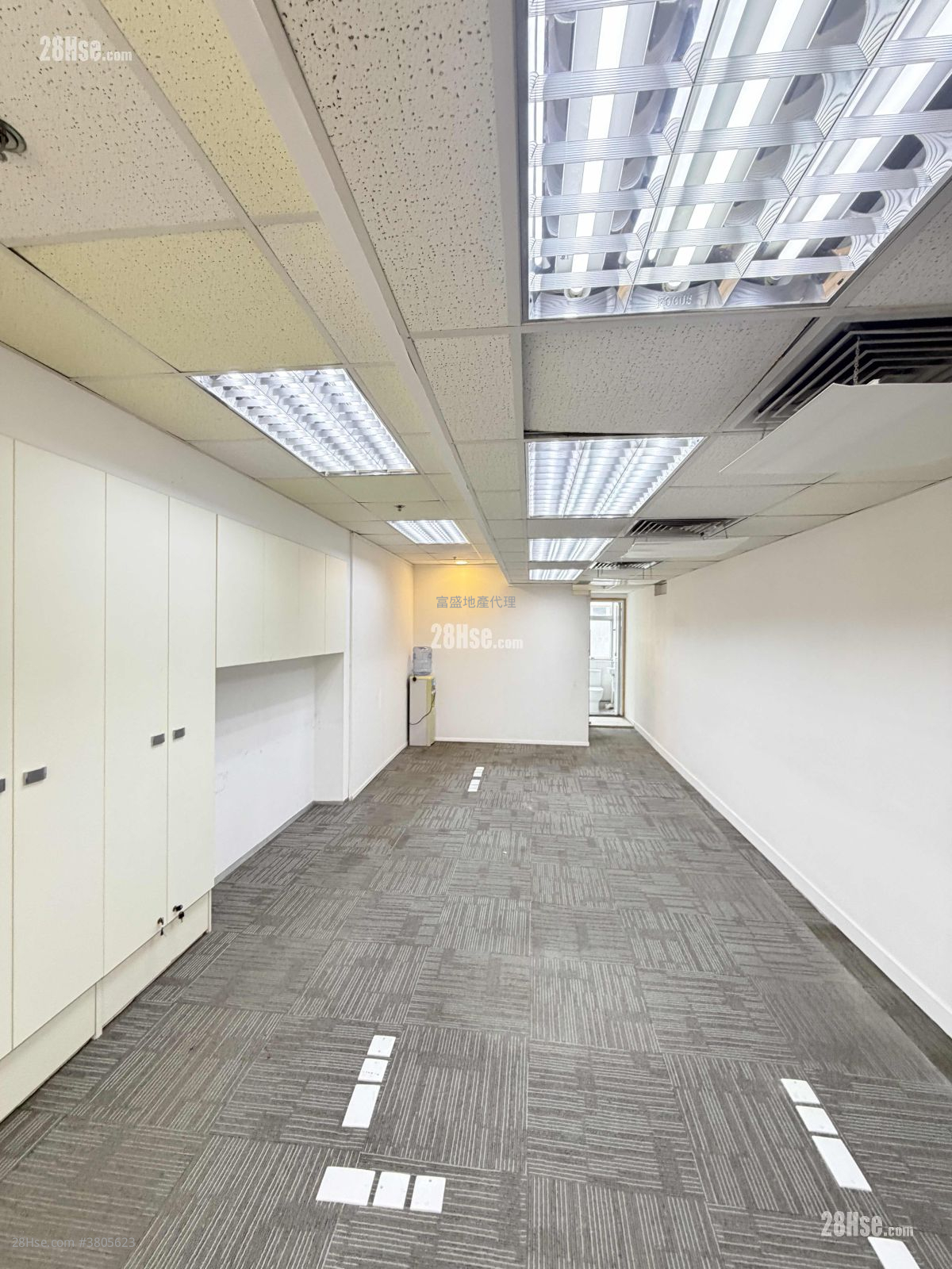 亿利工业中心 租盘 1 房 , 2 厕所