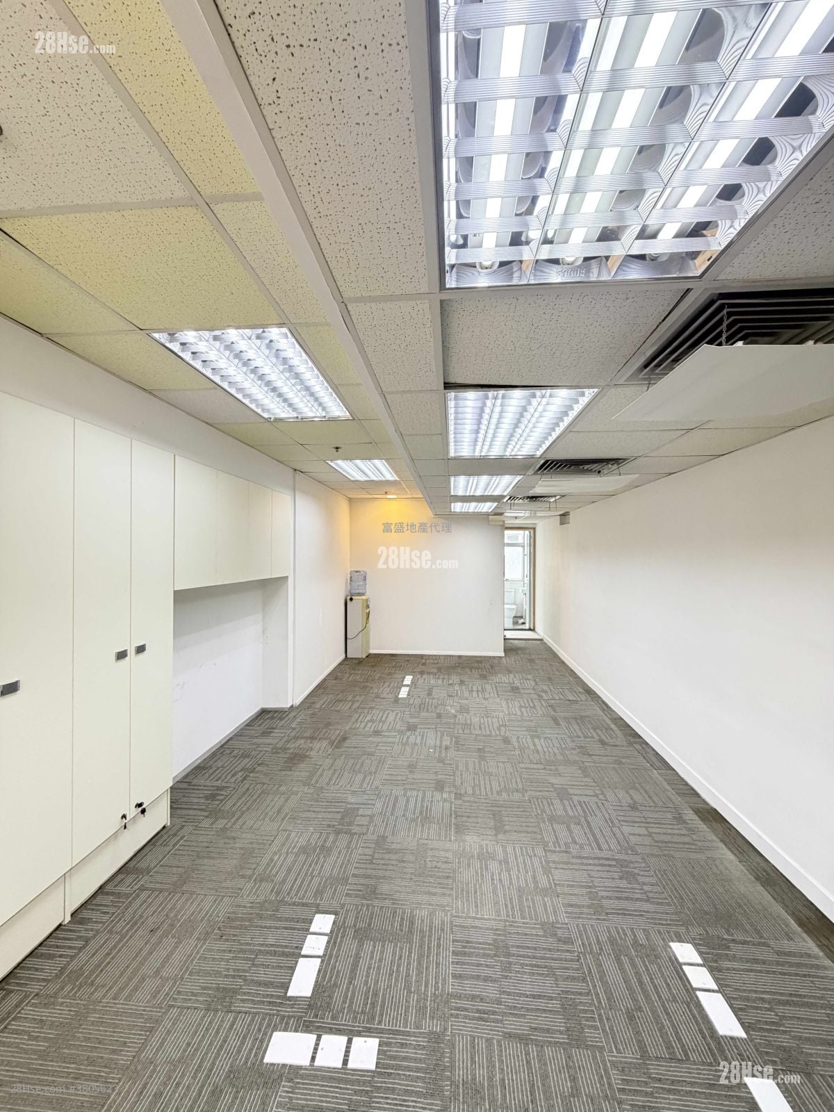 亿利工业中心 租盘 1 房 , 2 厕所