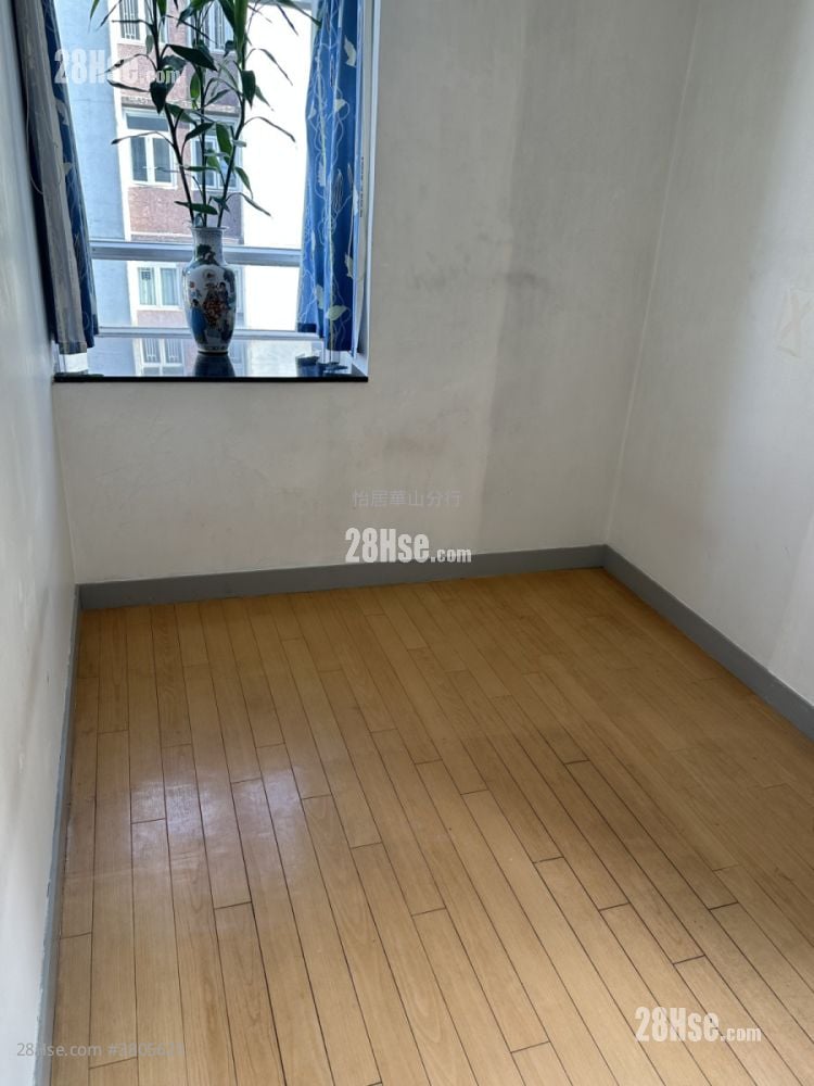 太古城 售盘 3 房 , 2 浴室 708 平方尺