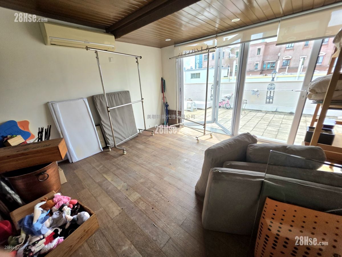 Kaiser's Mansion Sell 3 Bedrooms , 2 Bathrooms 1,061 ft²