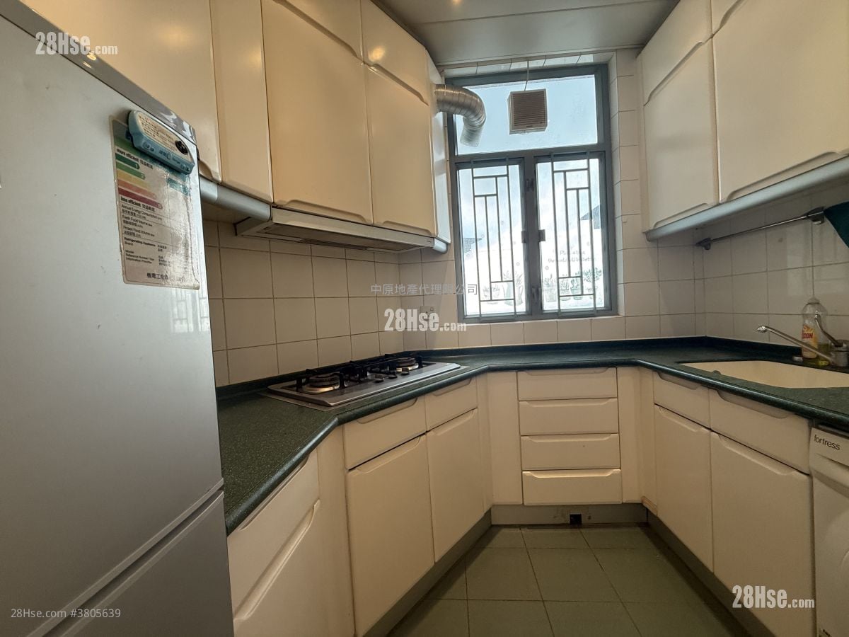 Tung Chung Crescent Rental 3 Bedrooms , 2 Bathrooms 821 ft²