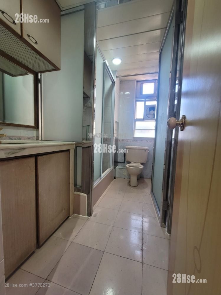 宝佩苑 售盘 3 房 645 平方尺