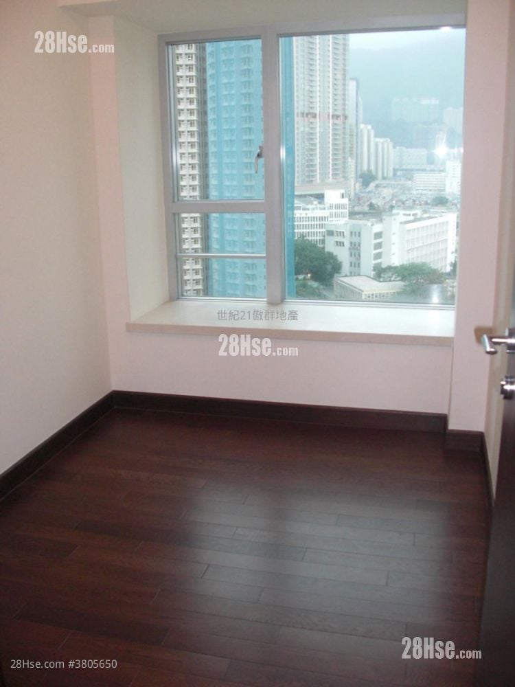 Billionnaire Royale Rental 3 Bedrooms , 2 Bathrooms 887 ft²