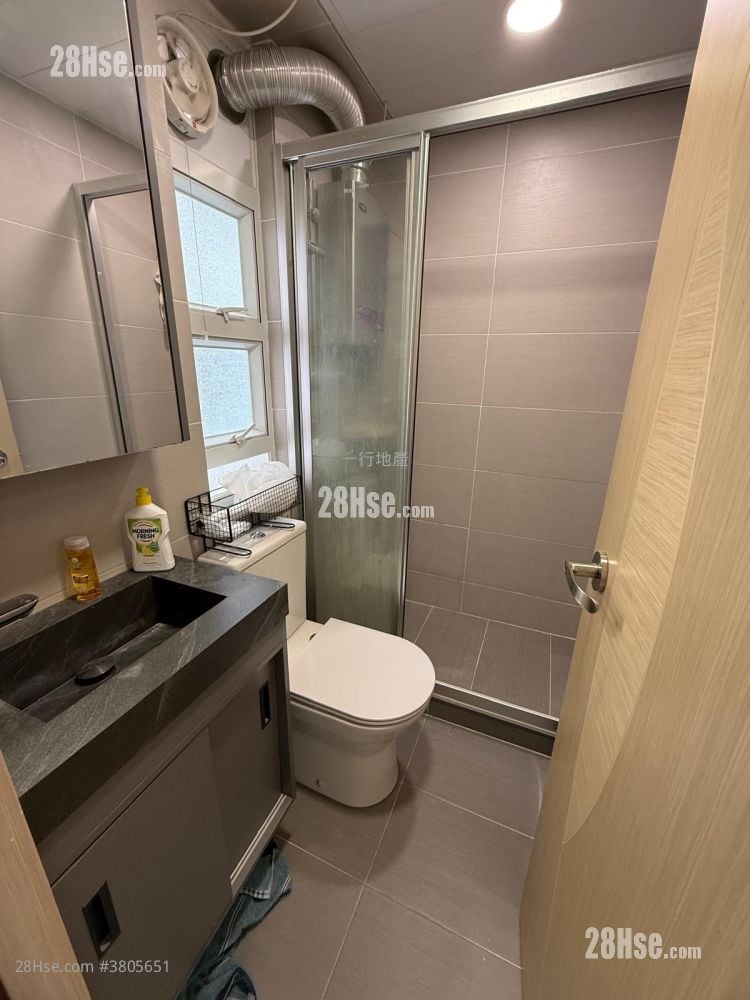 Kam Lok Mansion Rental 2 Bedrooms , 1 Bathroom 360 ft²