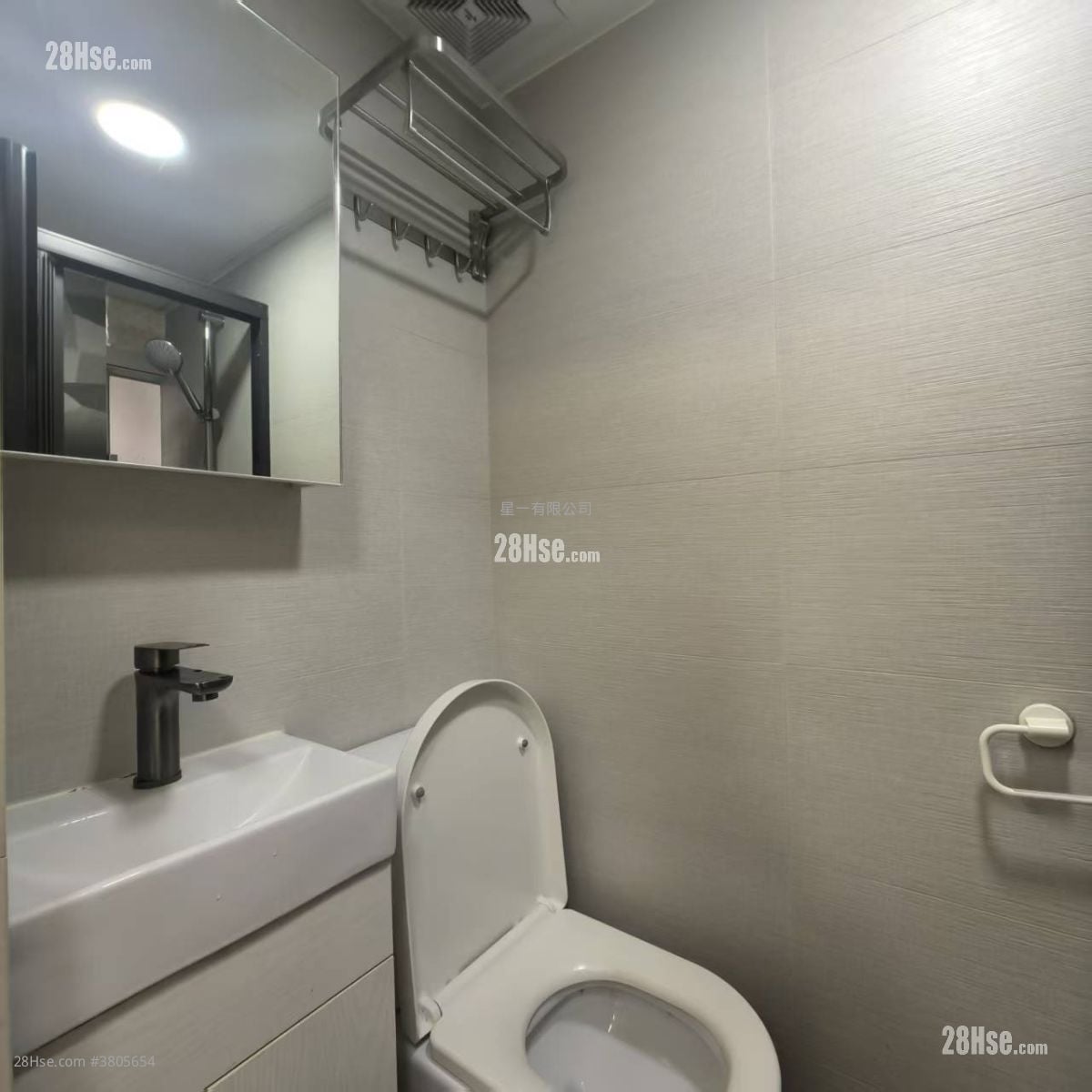 Caroline Hill Court Rental Studio , 1 Bathroom 160 ft²