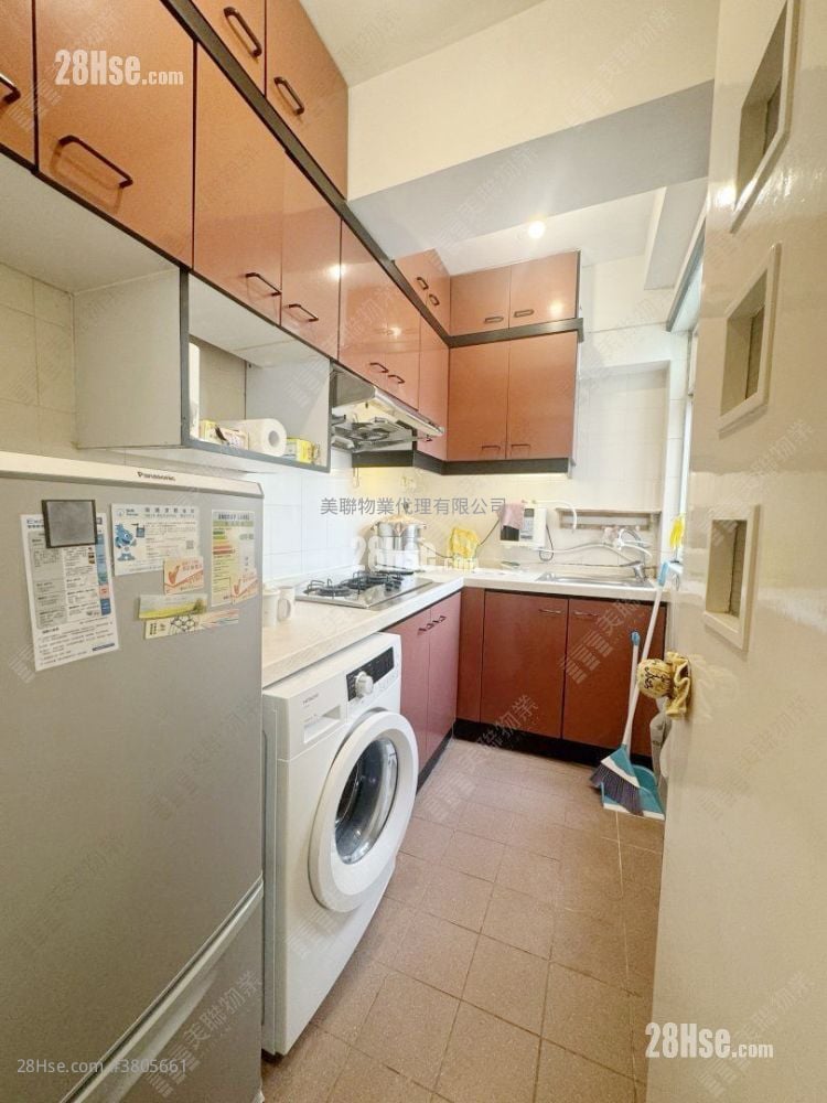 Flora Plaza Sell 2 Bedrooms 526 ft²