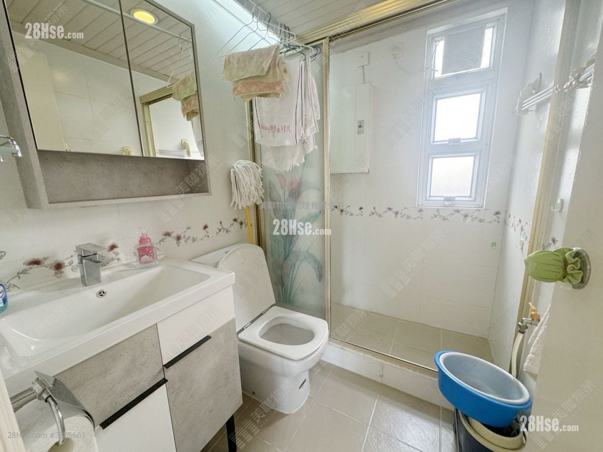 Flora Plaza Sell 2 Bedrooms 526 ft²