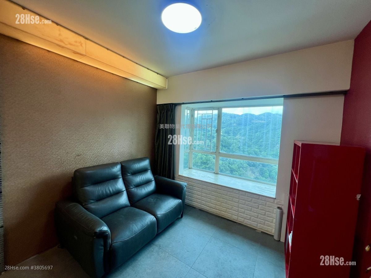 living room: Sea Crest Villa Sell 3 Bedrooms , 1 Bathroom 555 ft²