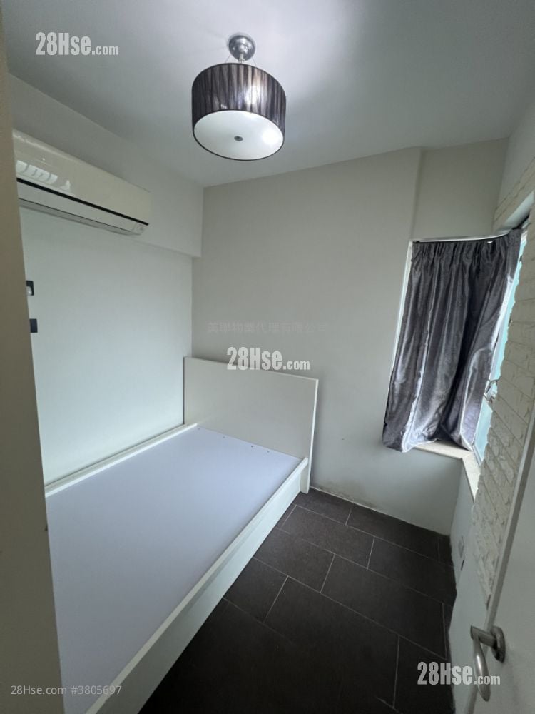 master room: Sea Crest Villa Sell 3 Bedrooms , 1 Bathroom 555 ft²