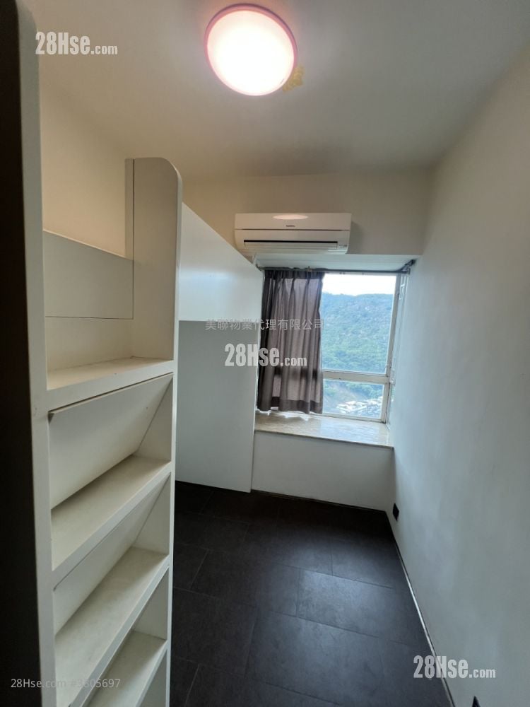 bedroom 1: Sea Crest Villa Sell 3 Bedrooms , 1 Bathroom 555 ft²