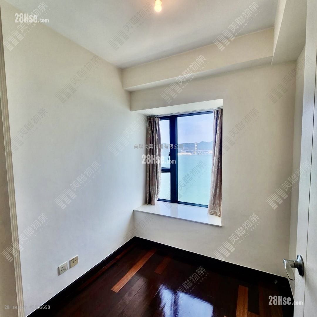 bedroom 1: Anglers' Bay Sell 2 Bedrooms , 1 Bathroom 469 ft²