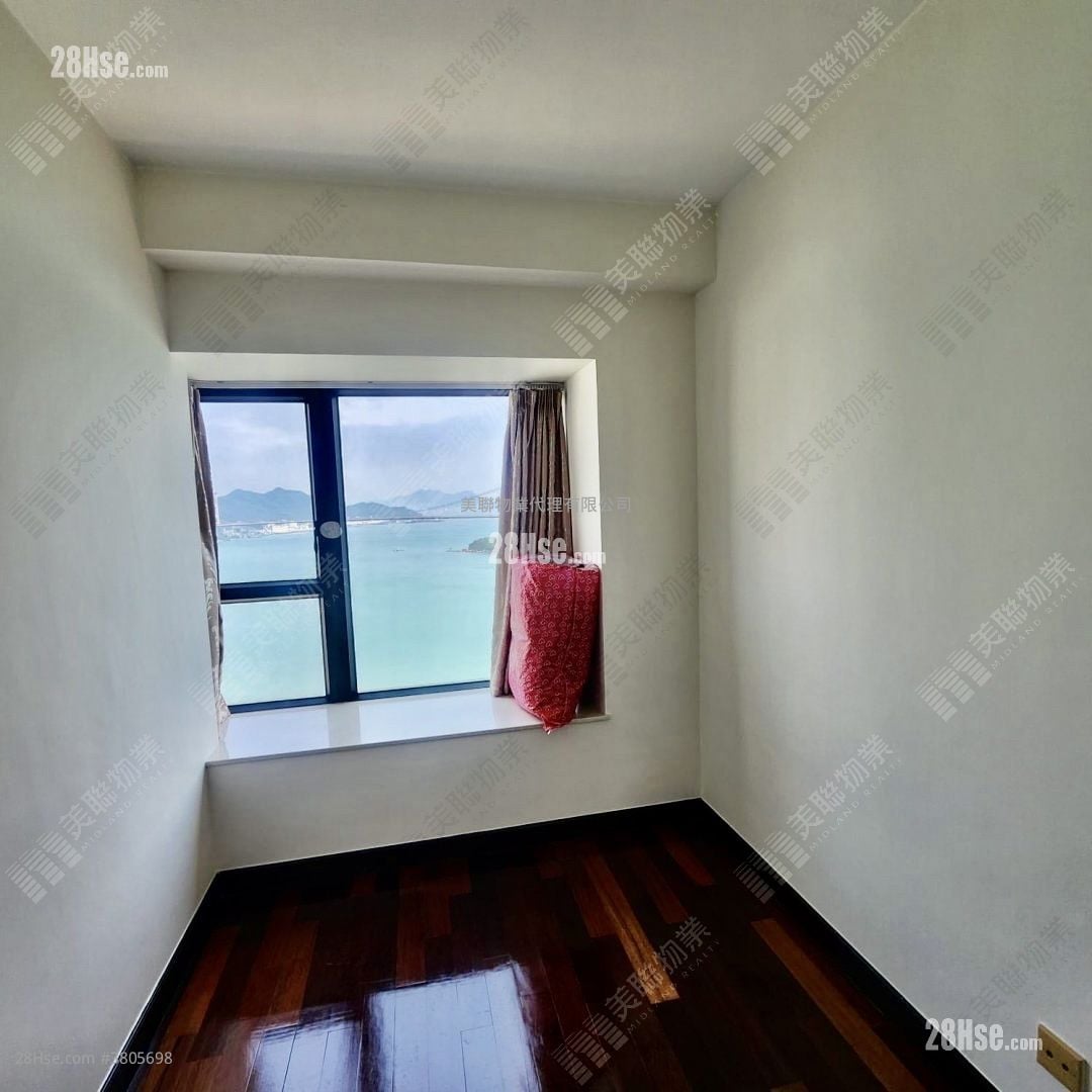 bedroom 2: Anglers' Bay Sell 2 Bedrooms , 1 Bathroom 469 ft²