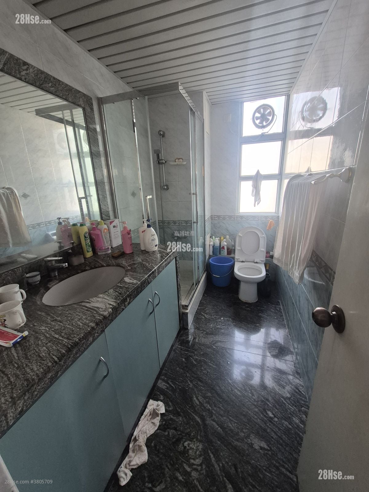 慈爱苑 售盘 3 房 , 1 浴室 645 平方尺