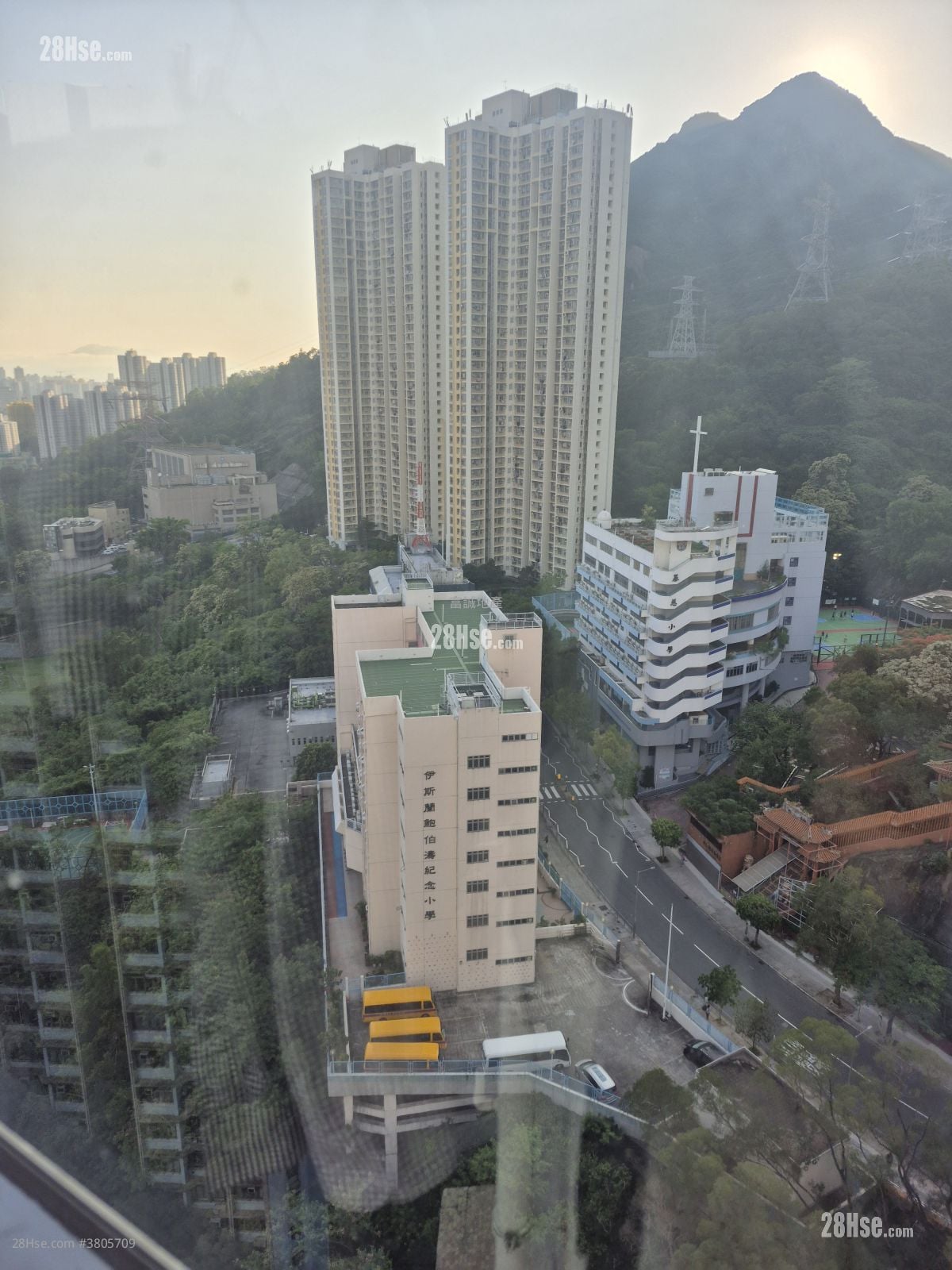 慈爱苑 售盘 3 房 , 1 浴室 645 平方尺