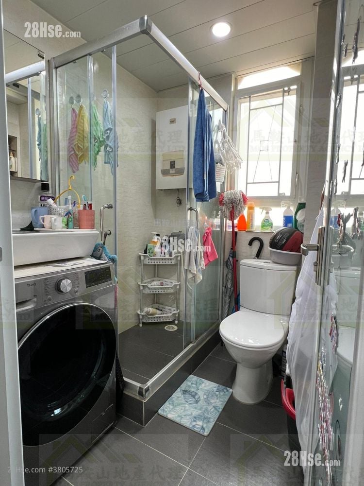 Kam Ying Court Sell 2 Bedrooms , 1 Bathroom 401 ft²