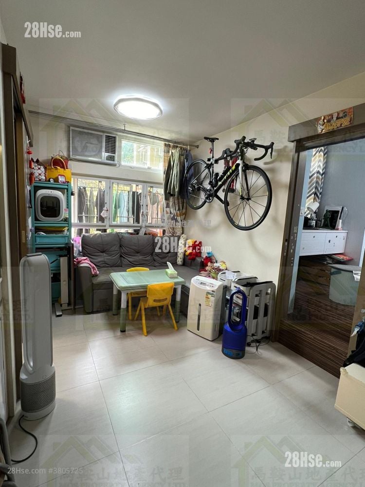 Kam Ying Court Sell 2 Bedrooms , 1 Bathroom 401 ft²