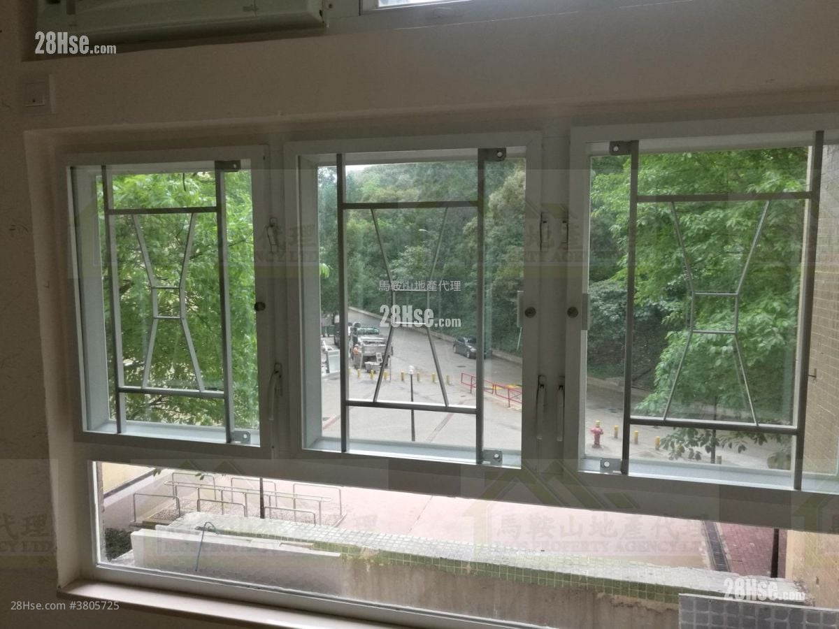 Kam Ying Court Sell 2 Bedrooms , 1 Bathroom 401 ft²