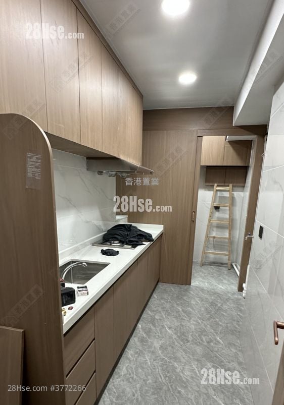 Ying Piu Mansion Sell 3 Bedrooms , 2 Bathrooms 703 ft²