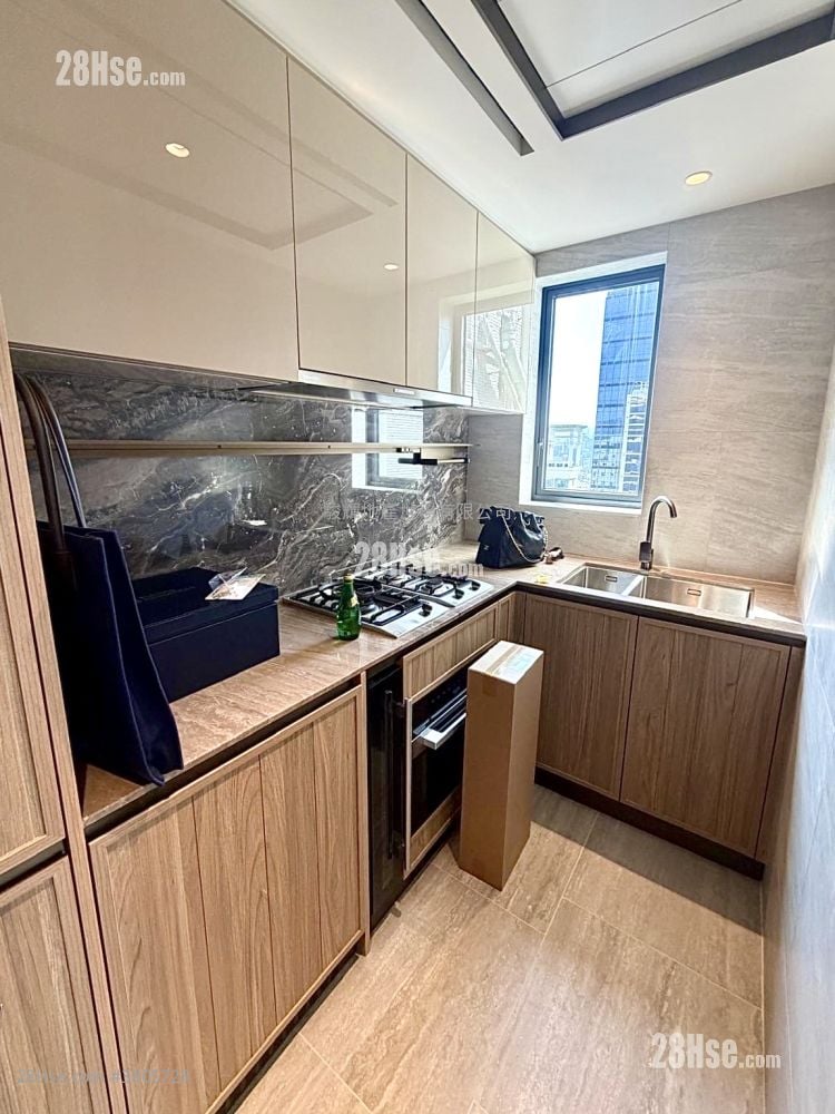 Topside Residence Rental 3 Bedrooms , 2 Bathrooms 569 ft²