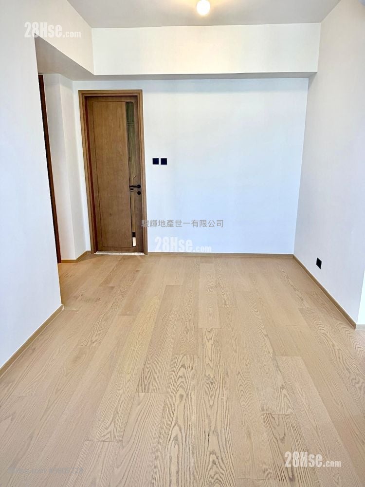 Topside Residence Rental 3 Bedrooms , 2 Bathrooms 569 ft²