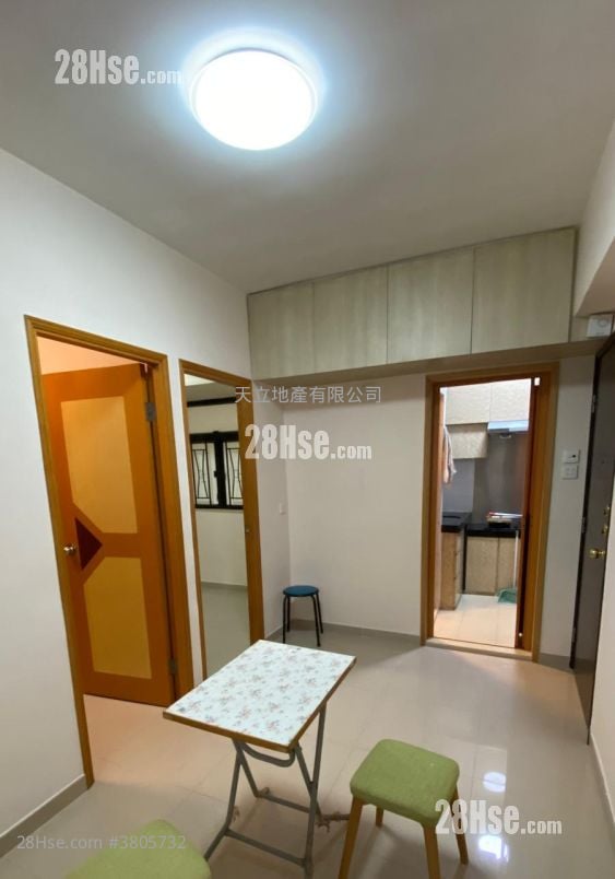 第一楼 租盘 2 房 , 1 浴室 299 平方尺