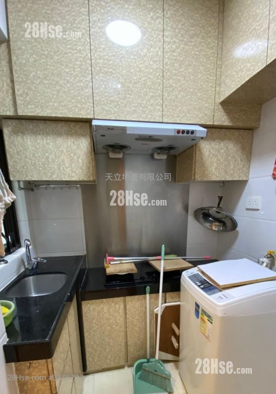 第一楼 租盘 2 房 , 1 浴室 299 平方尺