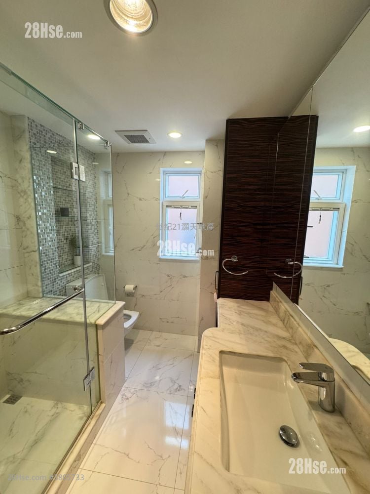 比华利山别墅 租盘 5+ 房 , 5+ 浴室 3,272 平方尺