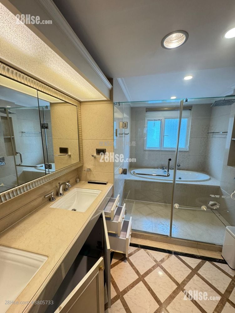 比华利山别墅 租盘 5+ 房 , 5+ 浴室 3,272 平方尺