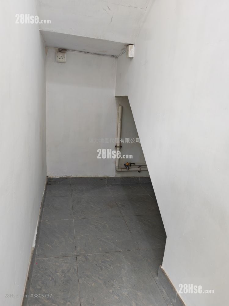 村屋 租盘 1 房 , 1 浴室 400 平方尺