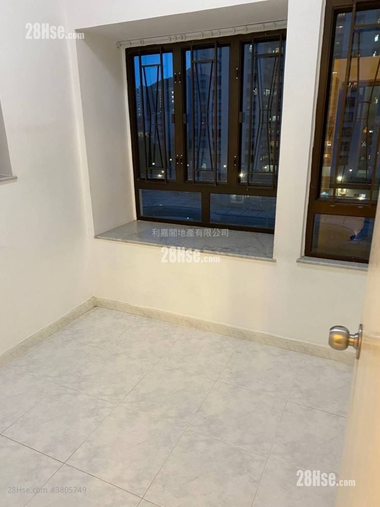 Mayfair Gardens Sell 2 Bedrooms 329 ft²