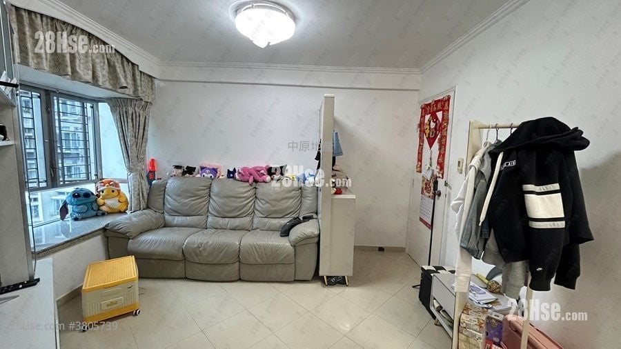 Kingswood Villas Sell 3 Bedrooms , 1 Bathroom 544 ft²