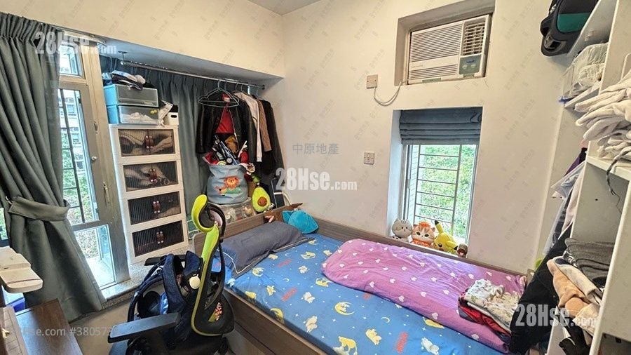 Kingswood Villas Sell 3 Bedrooms , 1 Bathroom 544 ft²