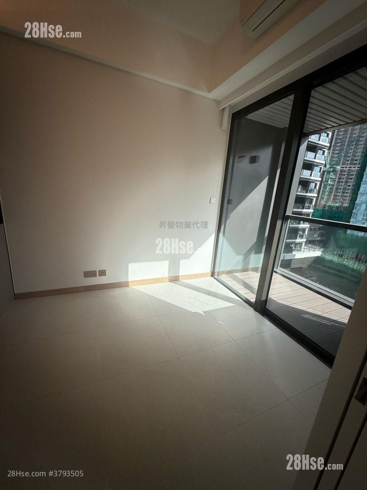 Baker Circle Greenwich Rental 1 Bedroom , 1 Bathroom 265 ft²