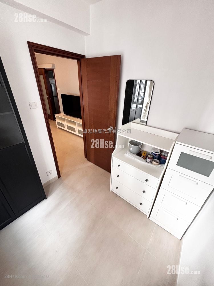 Shun On Building Rental 2 Bedrooms , 1 Bathroom 356 ft²