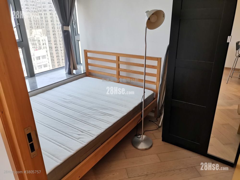 The Met. Sublime Sell 1 Bedroom , 1 Bathroom 259 ft²