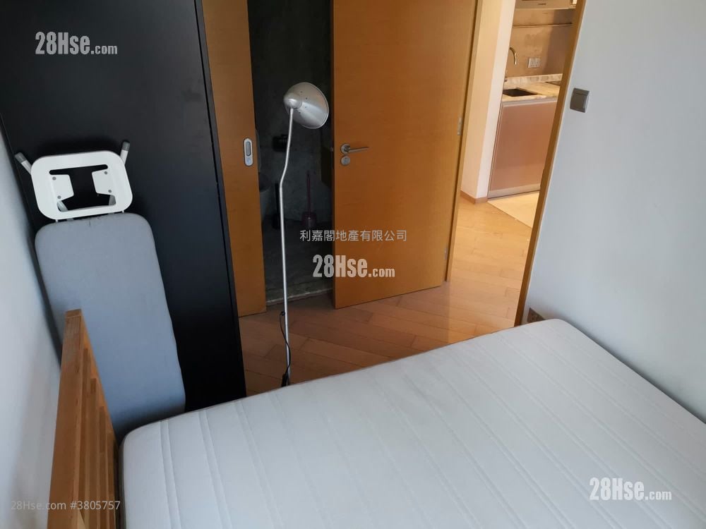 The Met. Sublime Sell 1 Bedroom , 1 Bathroom 259 ft²