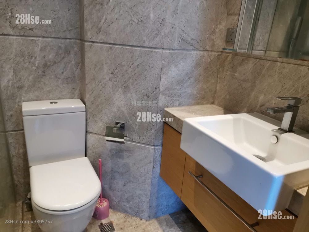 The Met. Sublime Sell 1 Bedroom , 1 Bathroom 259 ft²