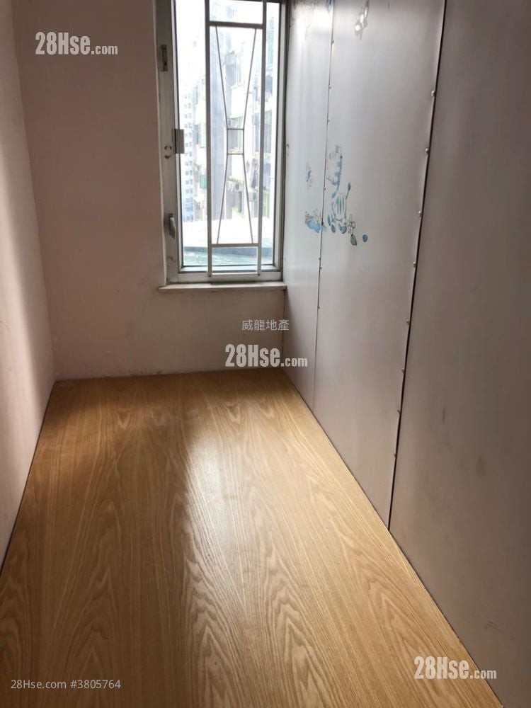 Tung On Court Rental 242 ft²