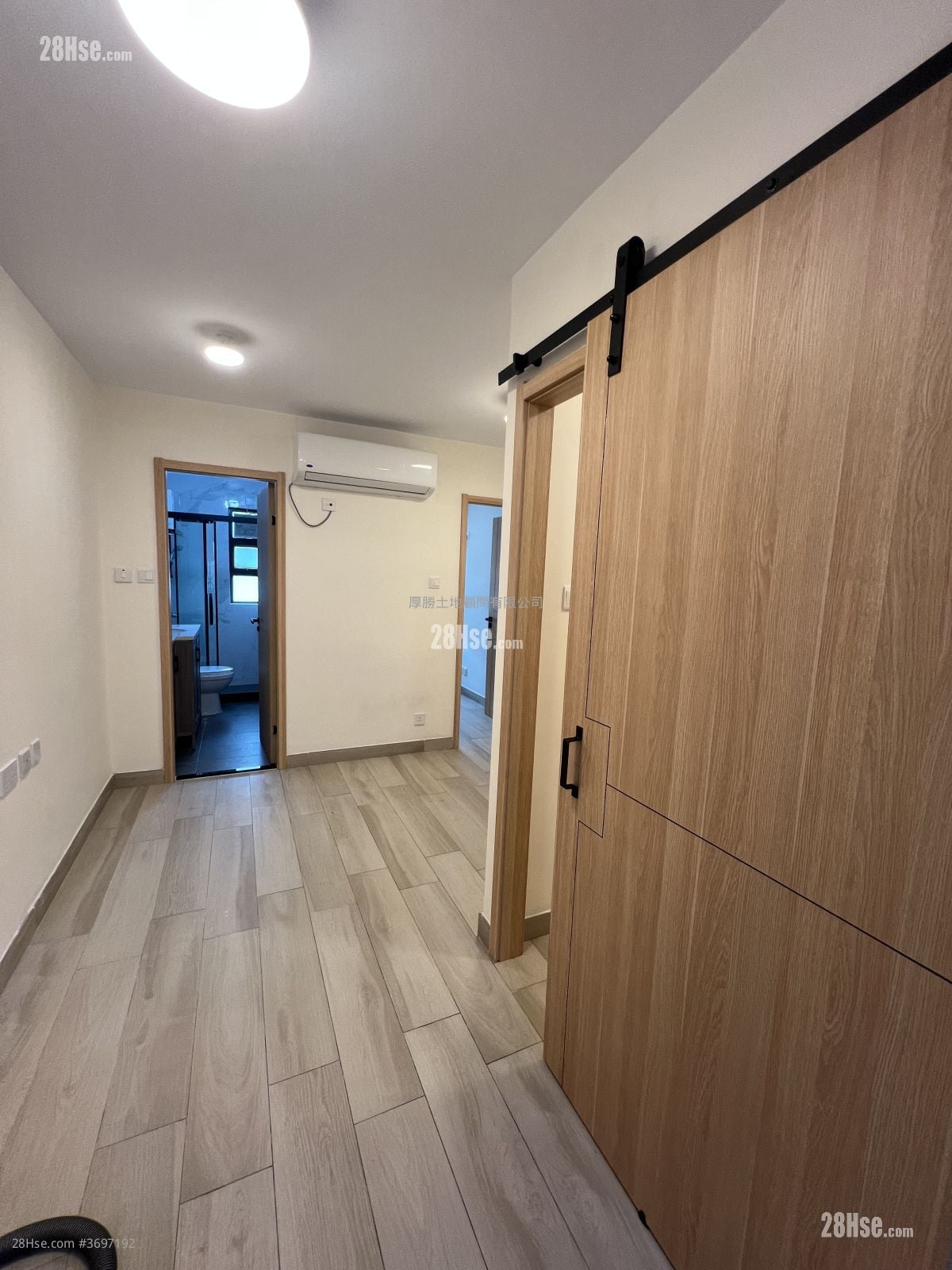 村屋 租盤 1 房 , 1 浴室 360 平方呎