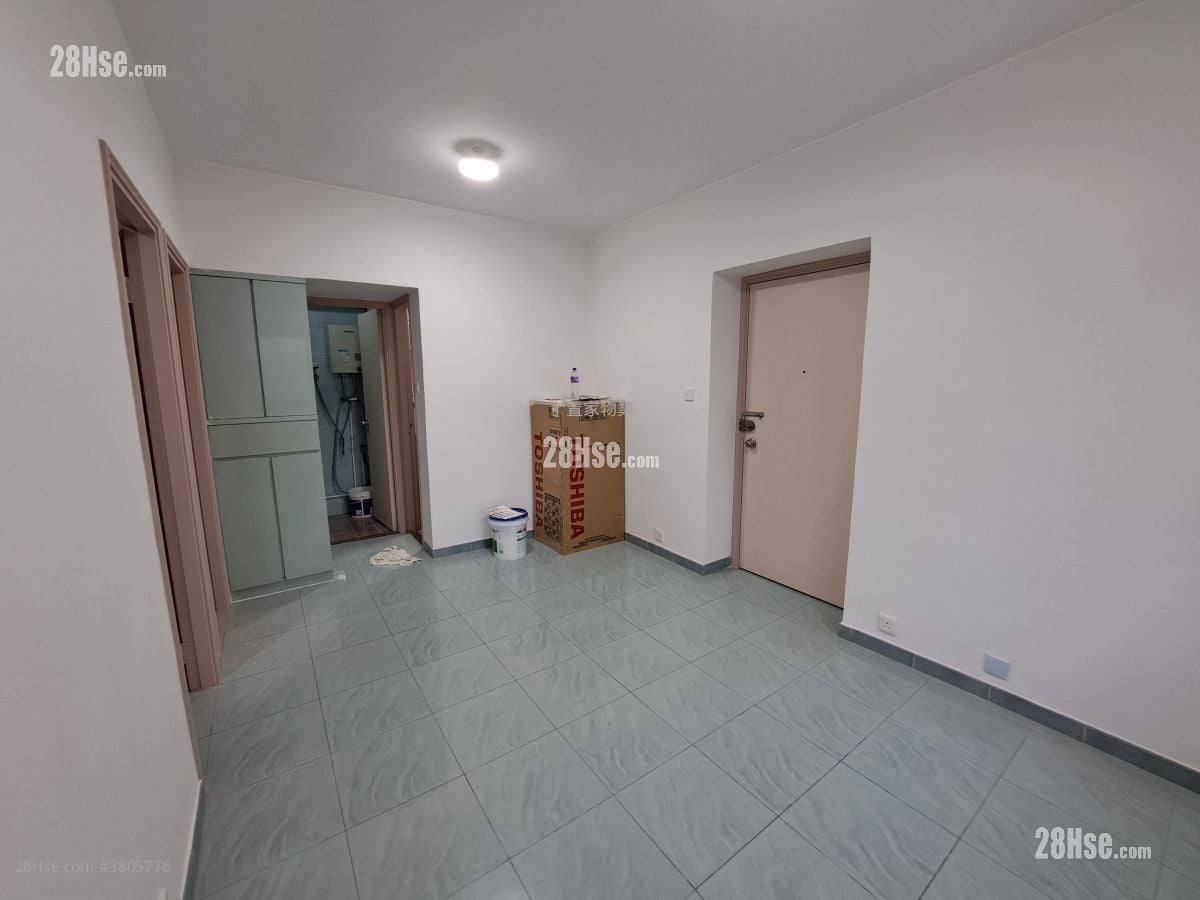 Champion Court Rental 1 Bathroom 369 ft²