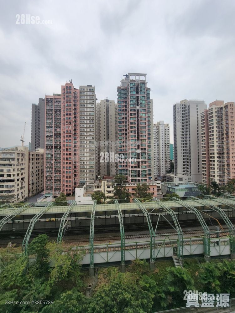 Macpherson Place Sell 2 Bedrooms , 1 Bathroom 555 ft²